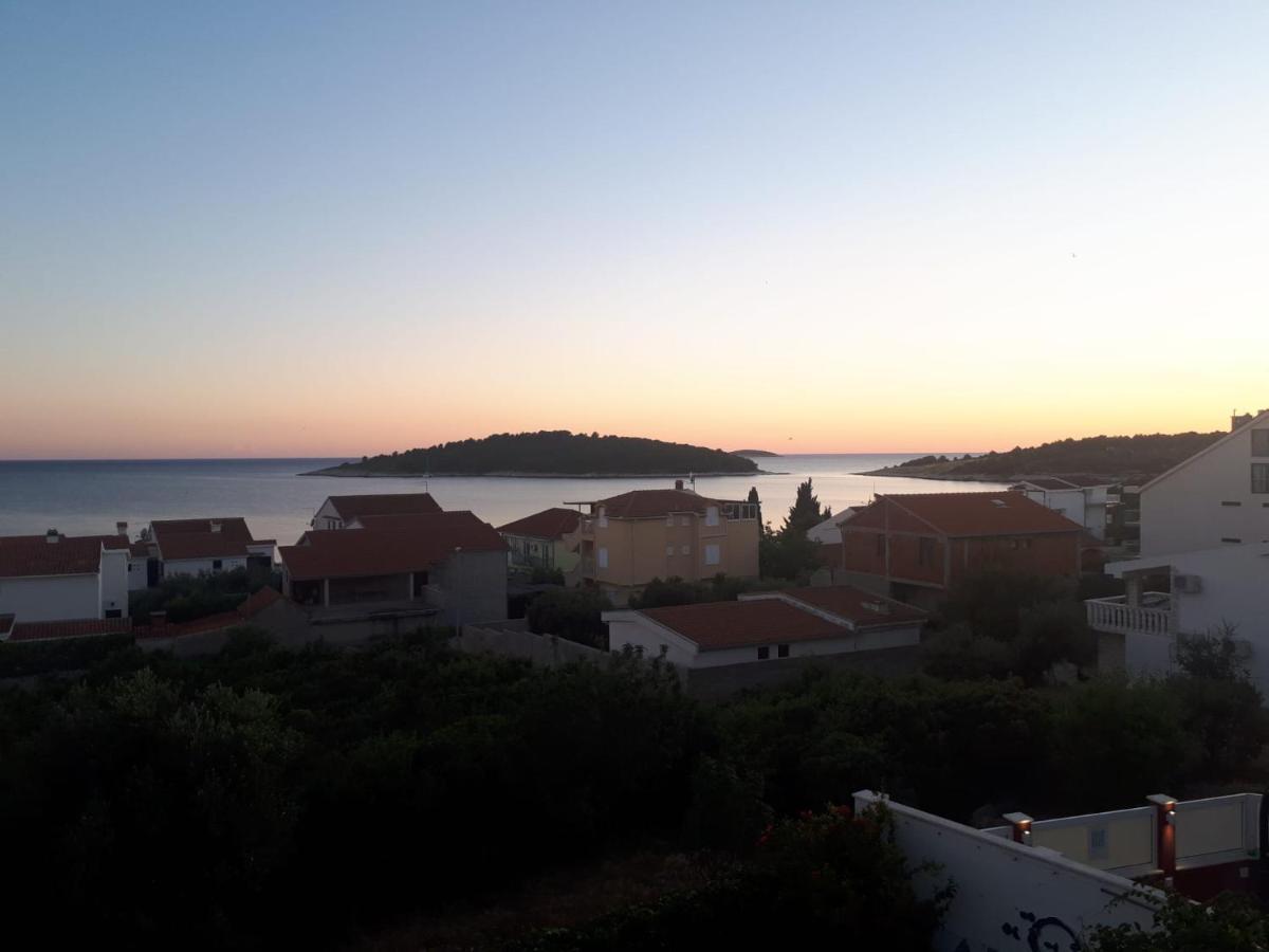 Apartments Starshine & Lighthouse Rogoznica  Esterno foto